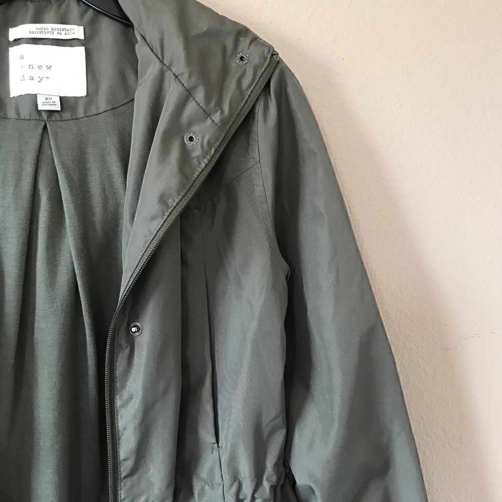 Olive Green Water Resistant Jacket - Picture 5 of 9